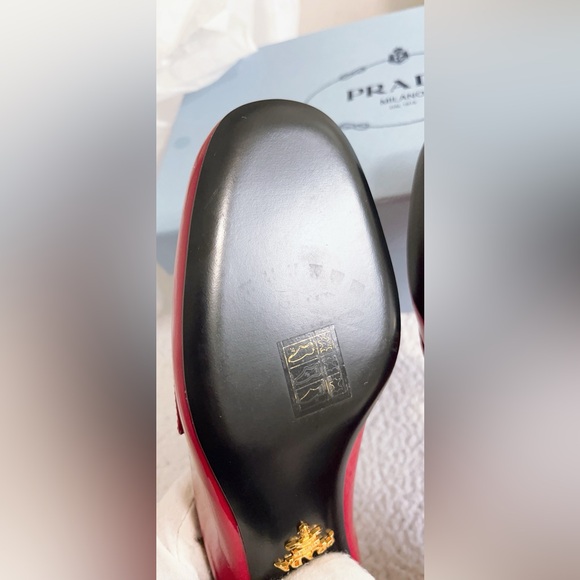 PRADA Women’s Triangle Logo patent Leather Pumps Loafers - Picture 8 of 13